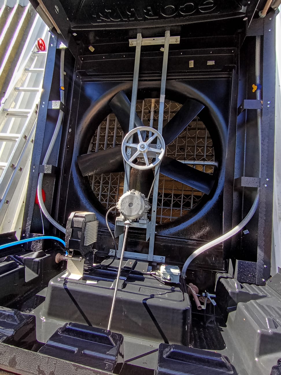 WhatsApp Image 2025-10-15 at 17.49.38 (2)